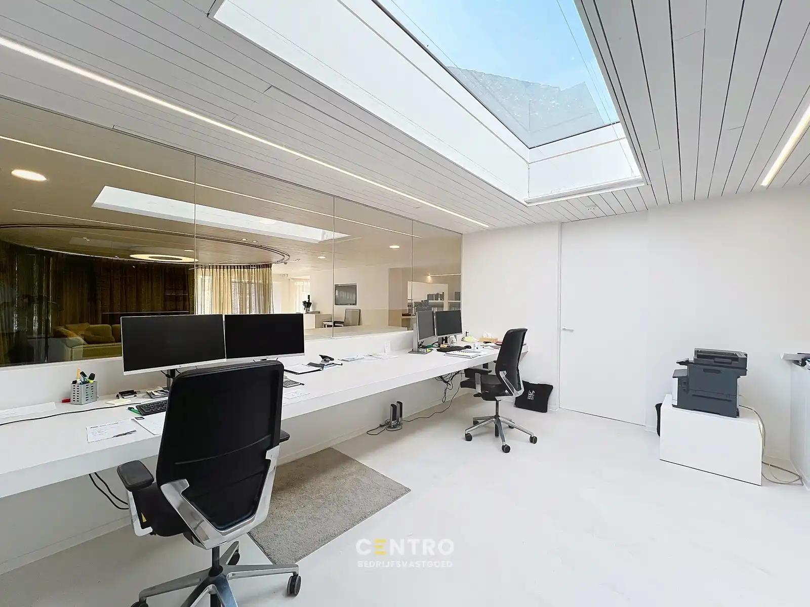 Luxueuze woning (4 slpks) + ruime showroom (of winkel, praktijkruimte, diensten, vrij beroep,...) met kantoor te Hooglede! foto 48