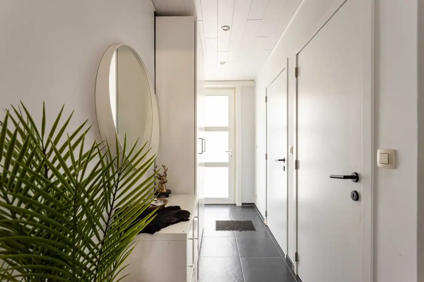Instapklare, vernieuwde woning op rustige locatie! foto 2