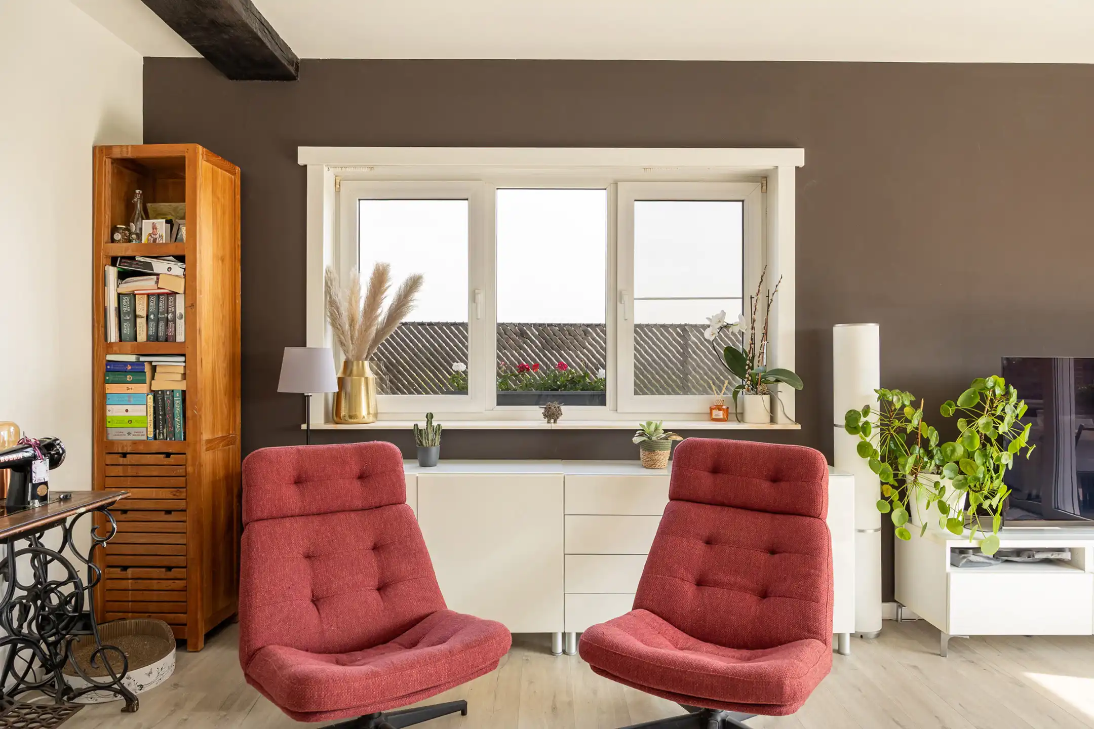 Instapklare halfopen bebouwing met zicht op velden foto 6