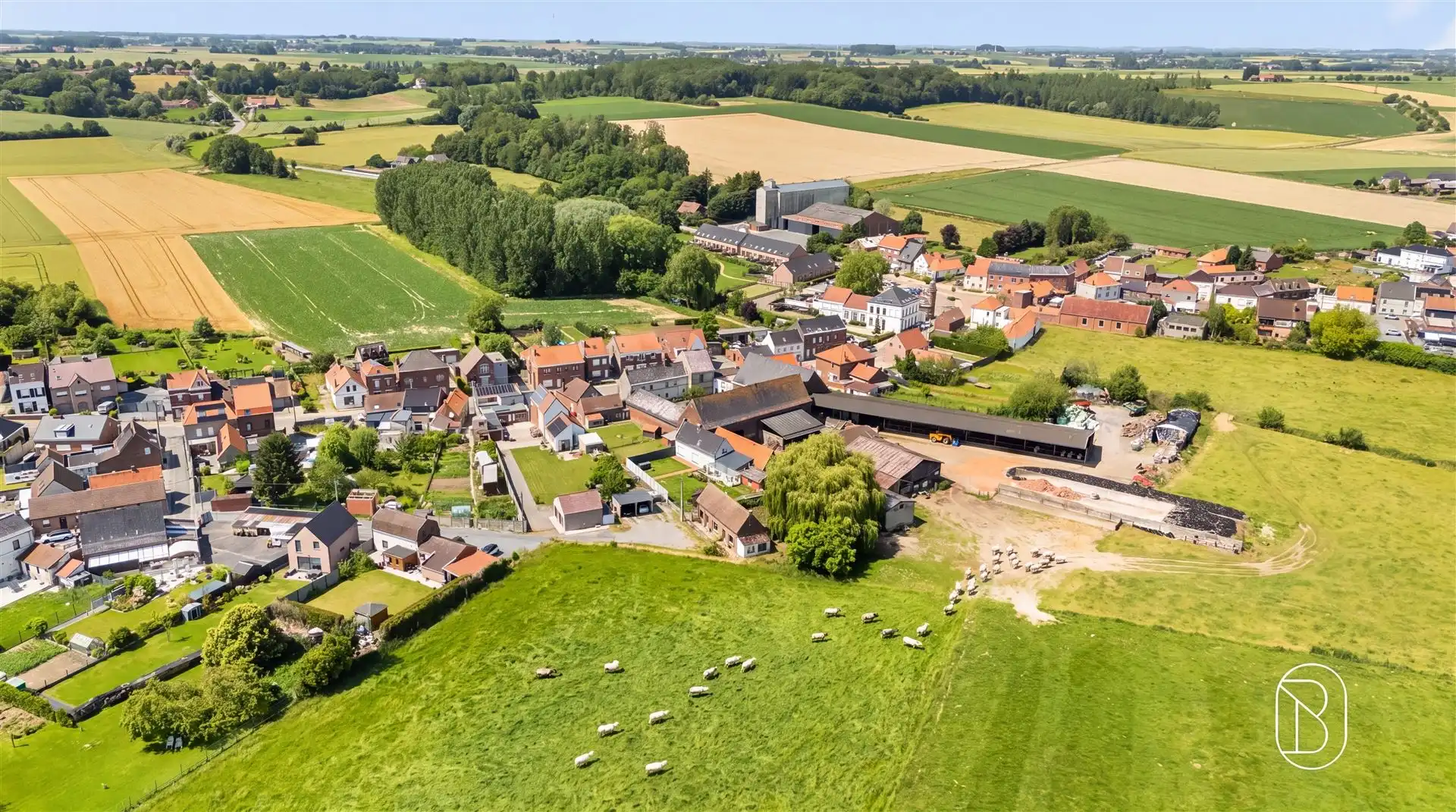 Volledig te renoveren woning, veel potentieel! foto 6