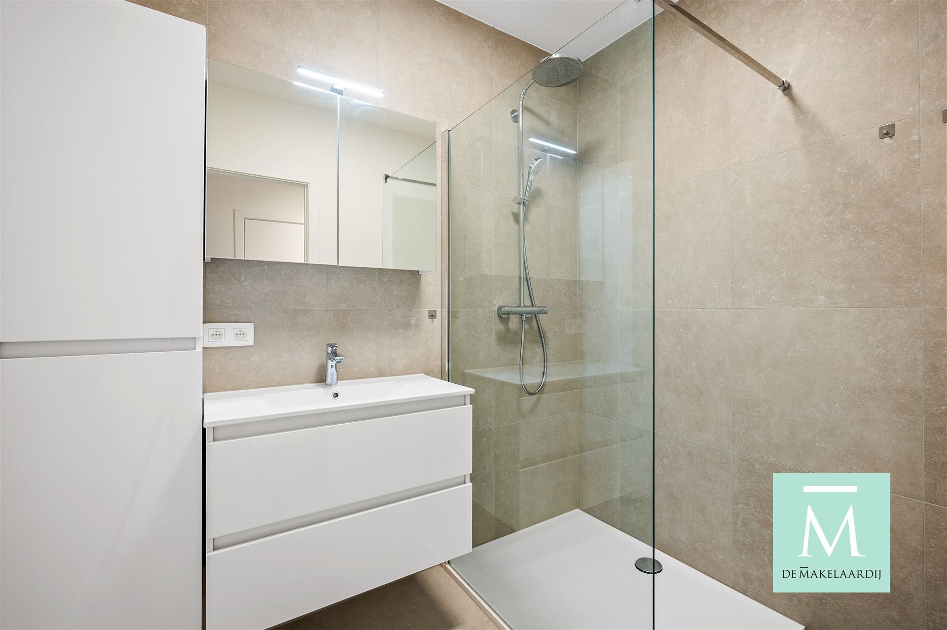 Charmante en energiezuinige gemeubelde studio op toplocatie in Mechelen! foto 5