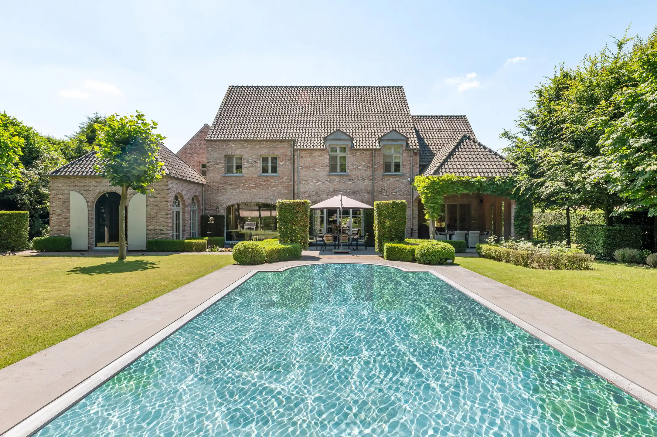 Villa van 600 m² met o.a. 4 slpk. en 3 badk.  foto 25