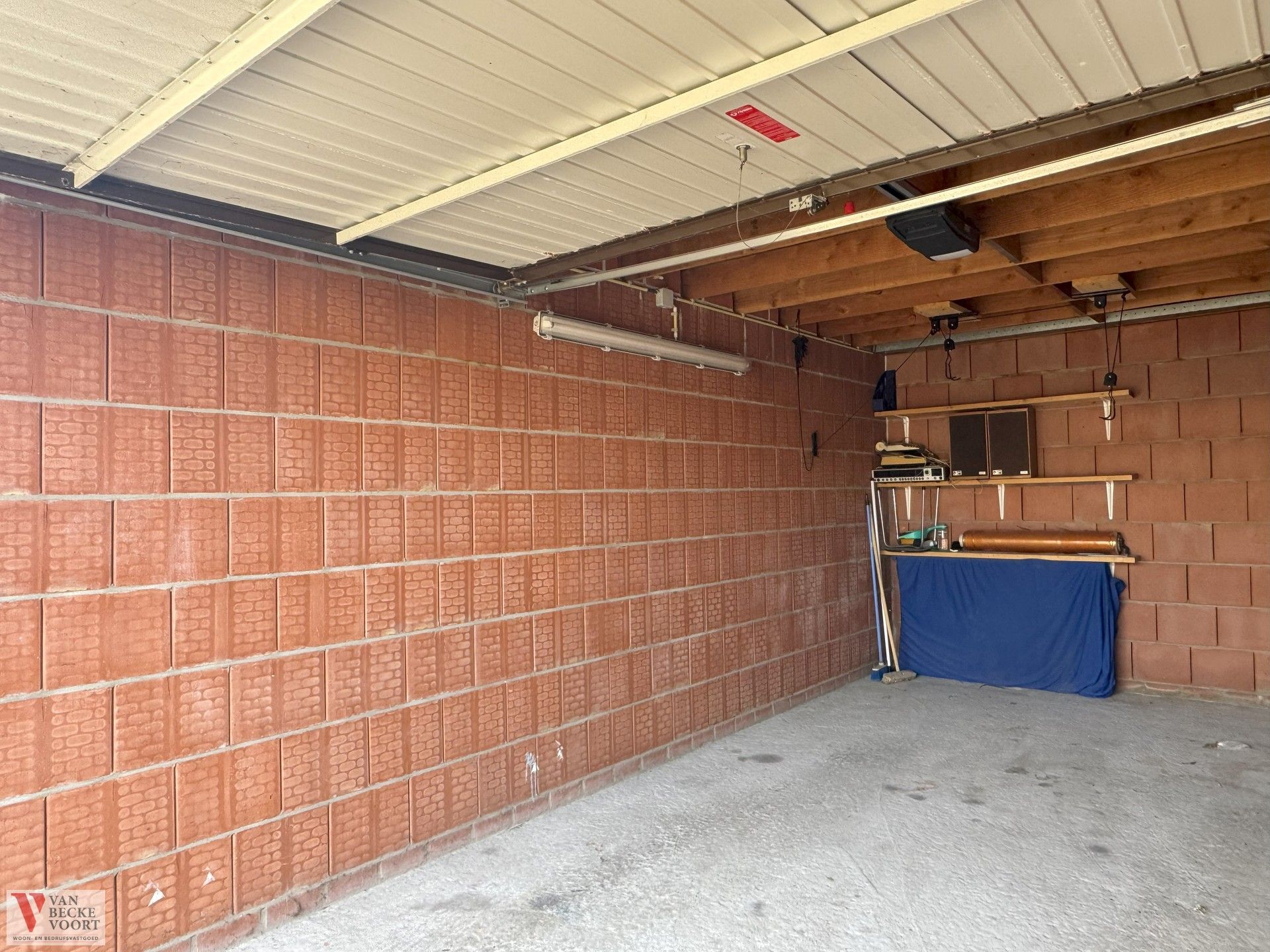 Garagebox 17m² in centrum Bredene foto 5