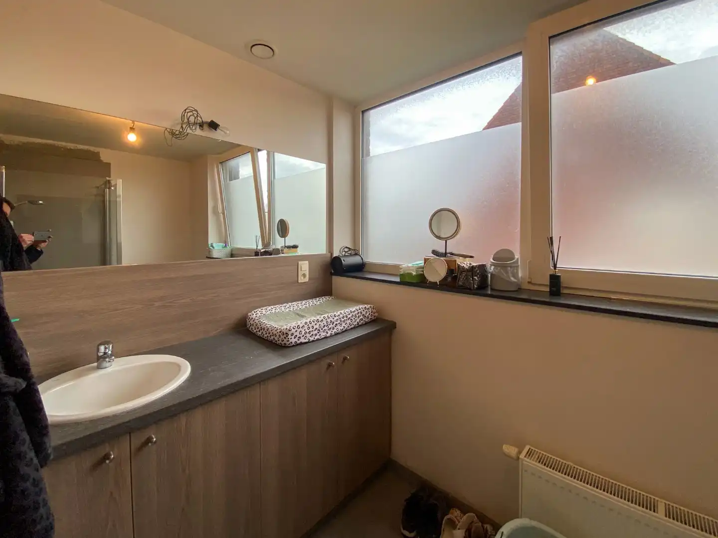 Recente woning met 3 slaapkamers, carport en tuin. foto 15