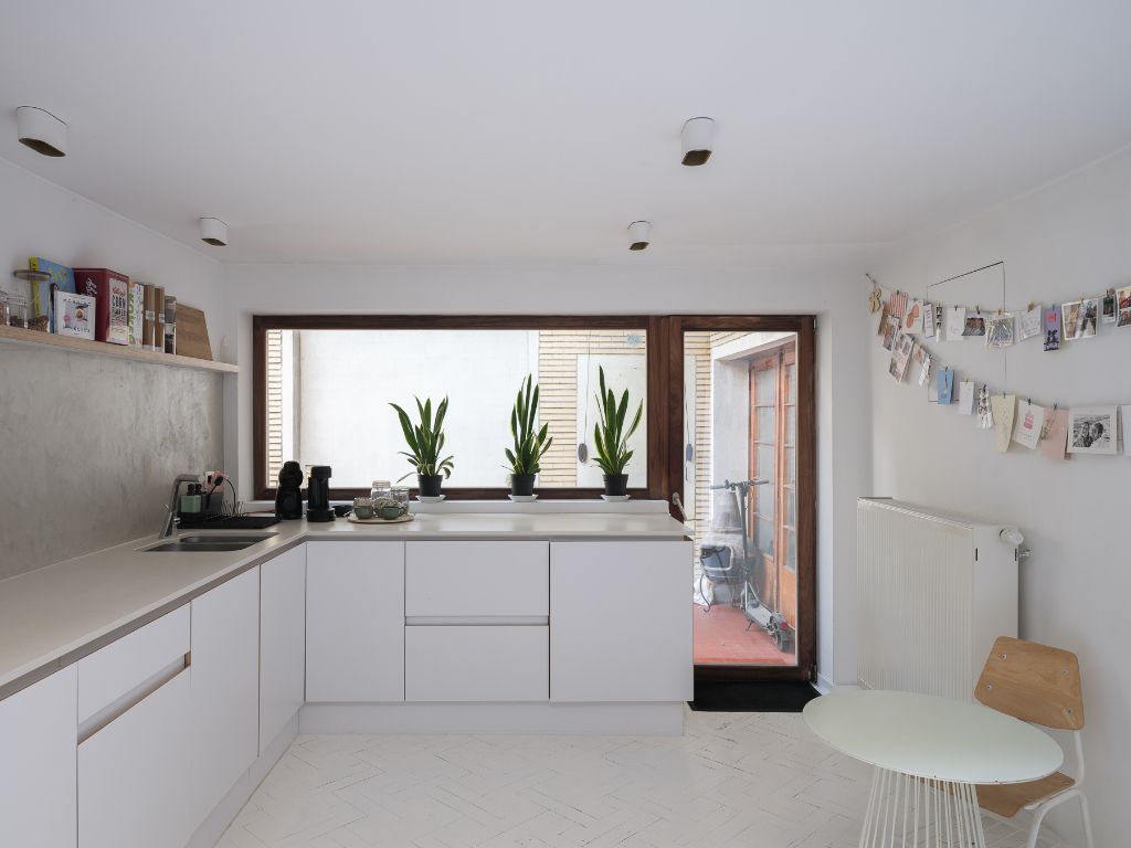 Topligging, omgeving Visserij, karaktervol 2 slpk-appartement met buitenruimte en originele elementen in een even karaktervol gebouw met ‘art-déco’ elementen. foto 11