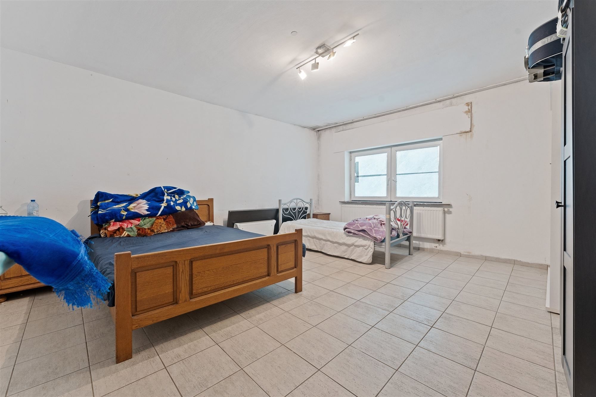 GERENOVEERD (2021) HANDELSPAND VAN 206 m2 MET EEN TE RENOVEREN BOVENLIGGEND APPARTEMENT (124 m2) MET 2 SLAAPKAMERS GELEGEN TE BERINGEN foto 14