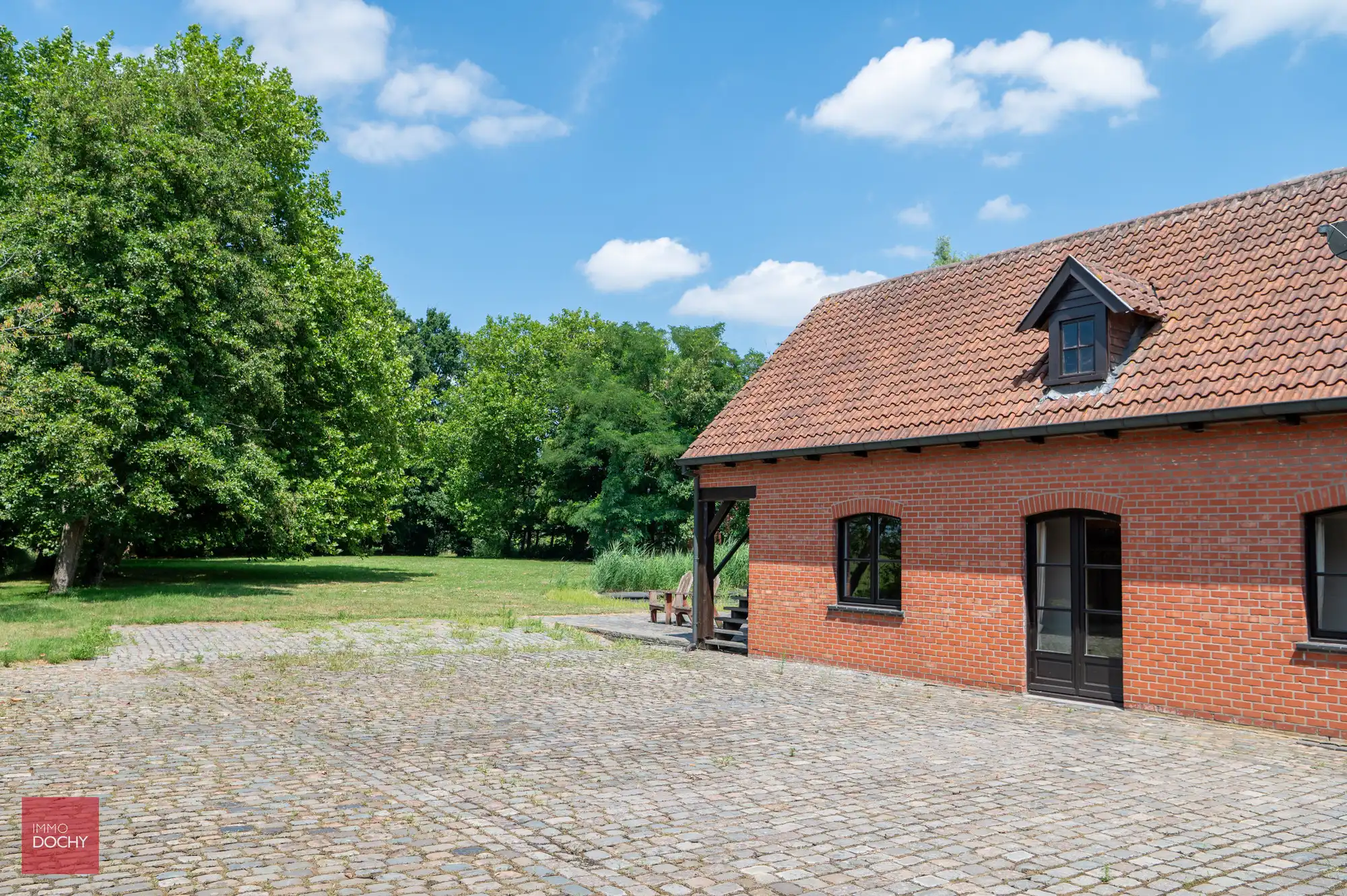 Villa met paardenstallen op 4.876m² foto 7
