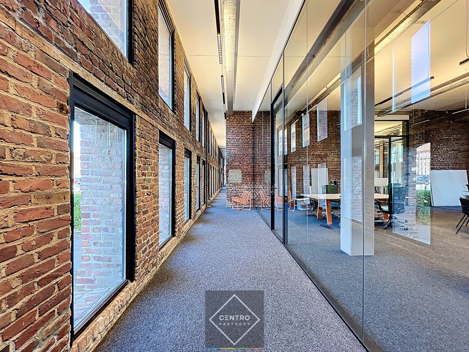 Instapklare KANTOORRUIMTE (178,75 m²) - ALL-IN formule (huur, verbruik, randaccomodatie,...) te Kortrijk ! foto 4