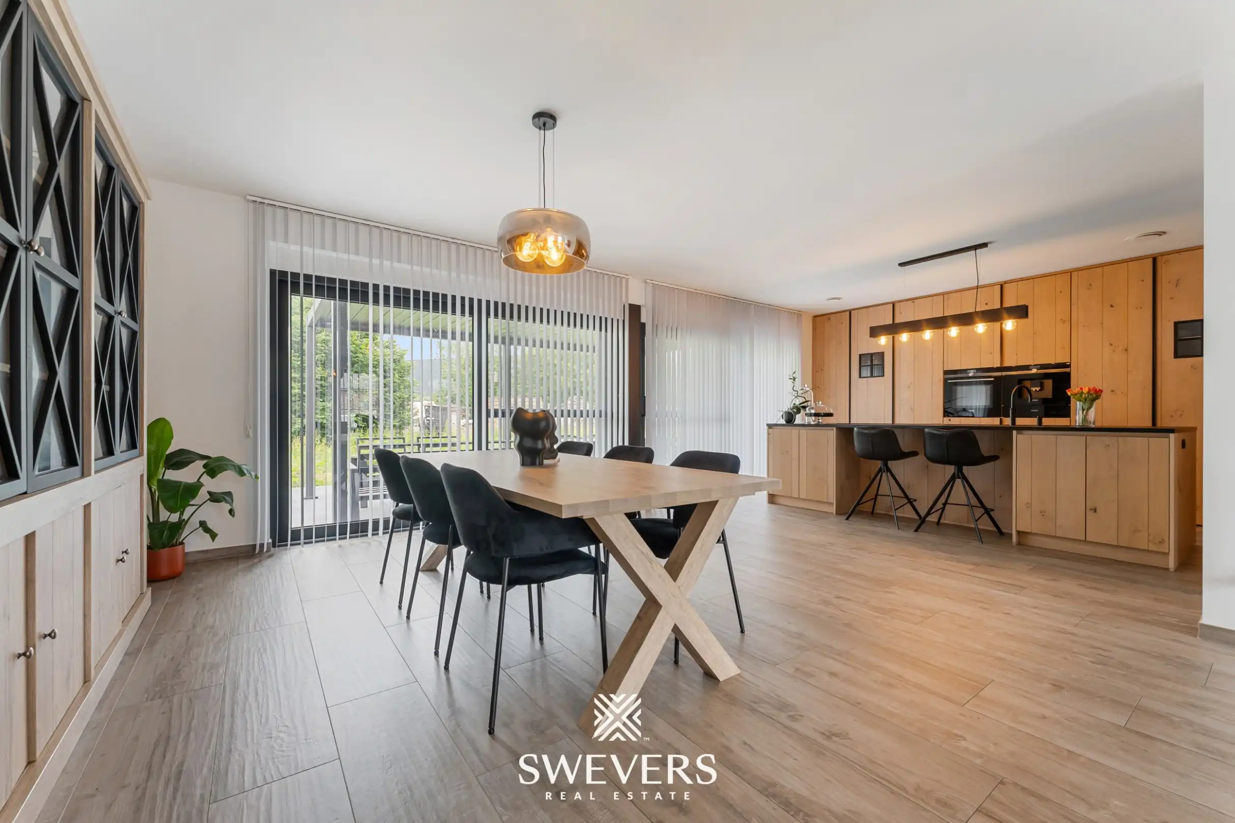 Ruime recente woning ( 314m²) op 6 are 80 ca in Paal  foto 14
