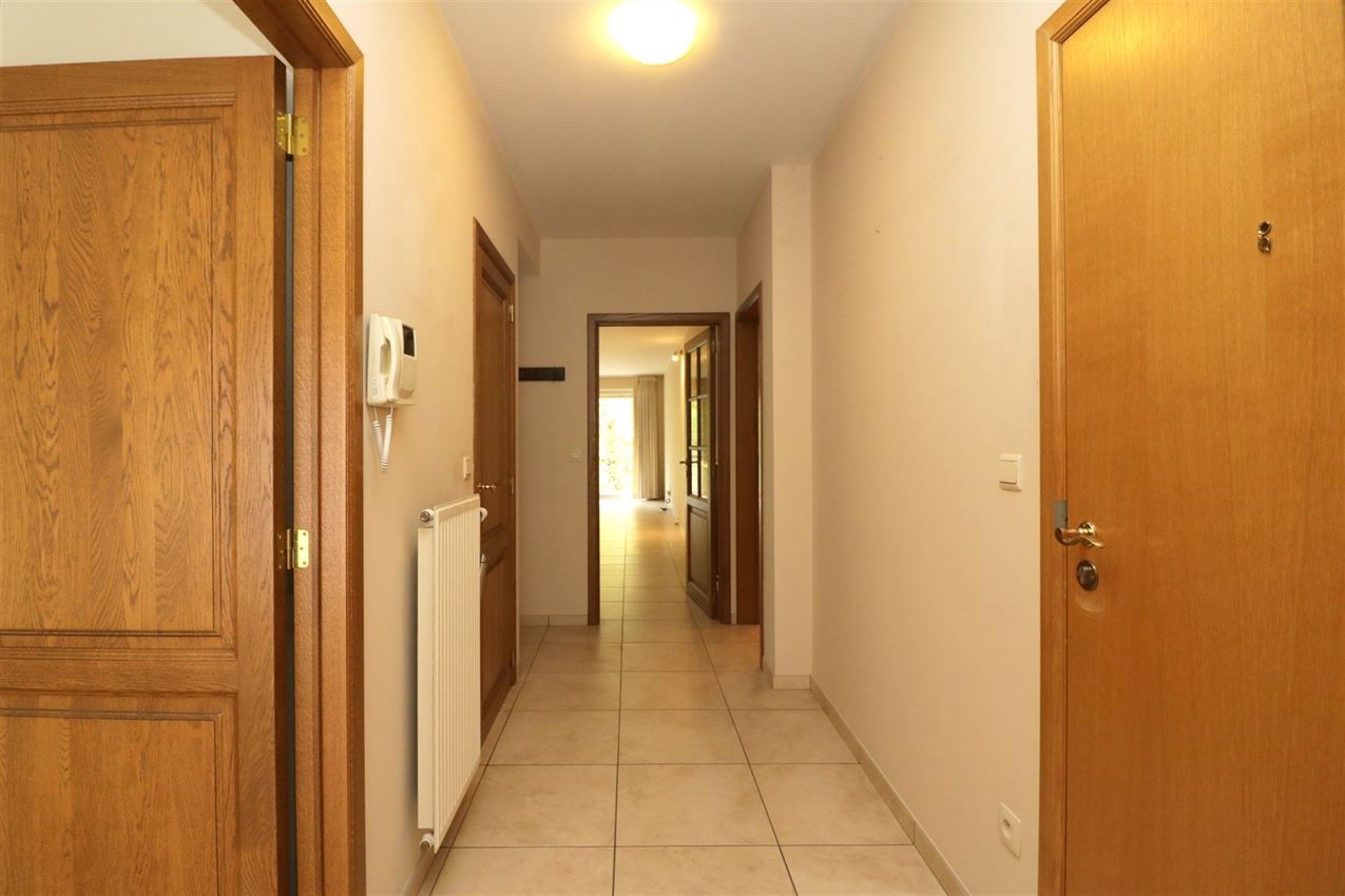 Appartement met 2 slpk., autostaanplaats en terras in centrum Aarschot foto 11