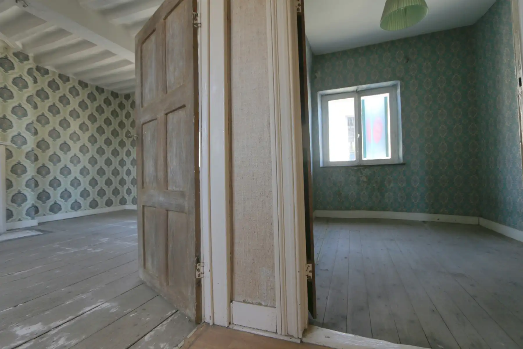 Authentieke begijnenwoning + bouwperceel met 6 garageboxen foto 17