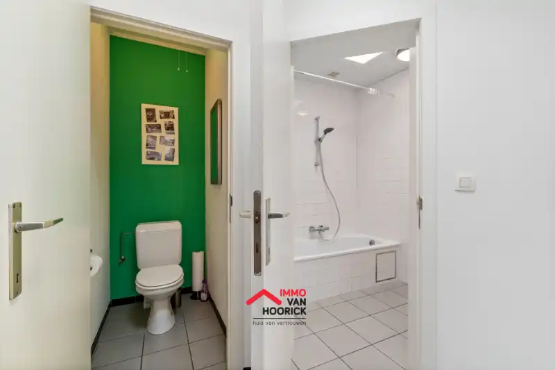 Zeer nette woning aan de stadsrand met 3 slpkmrs!!! foto 9