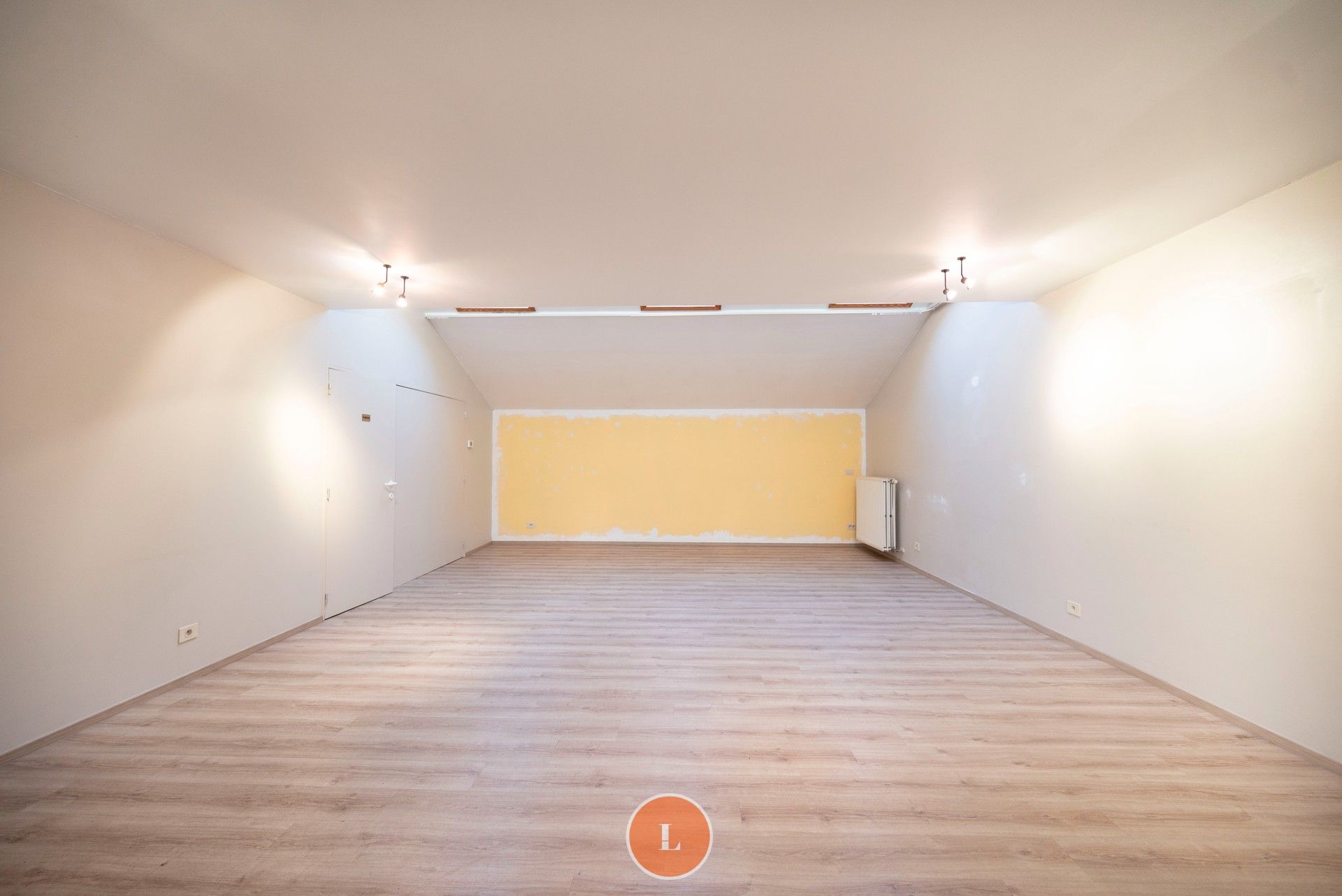 Handelspand met tuin op commerciële ligging in Menen foto 5