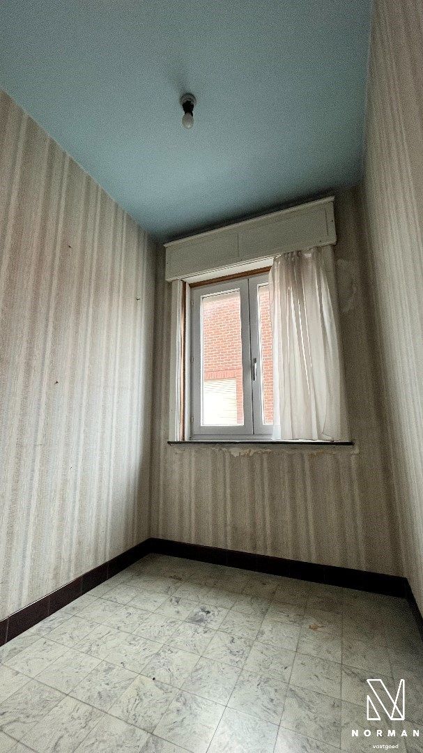 Sterke woning met mogelijks 5 kamers, 2 garages op 473 m² foto 14
