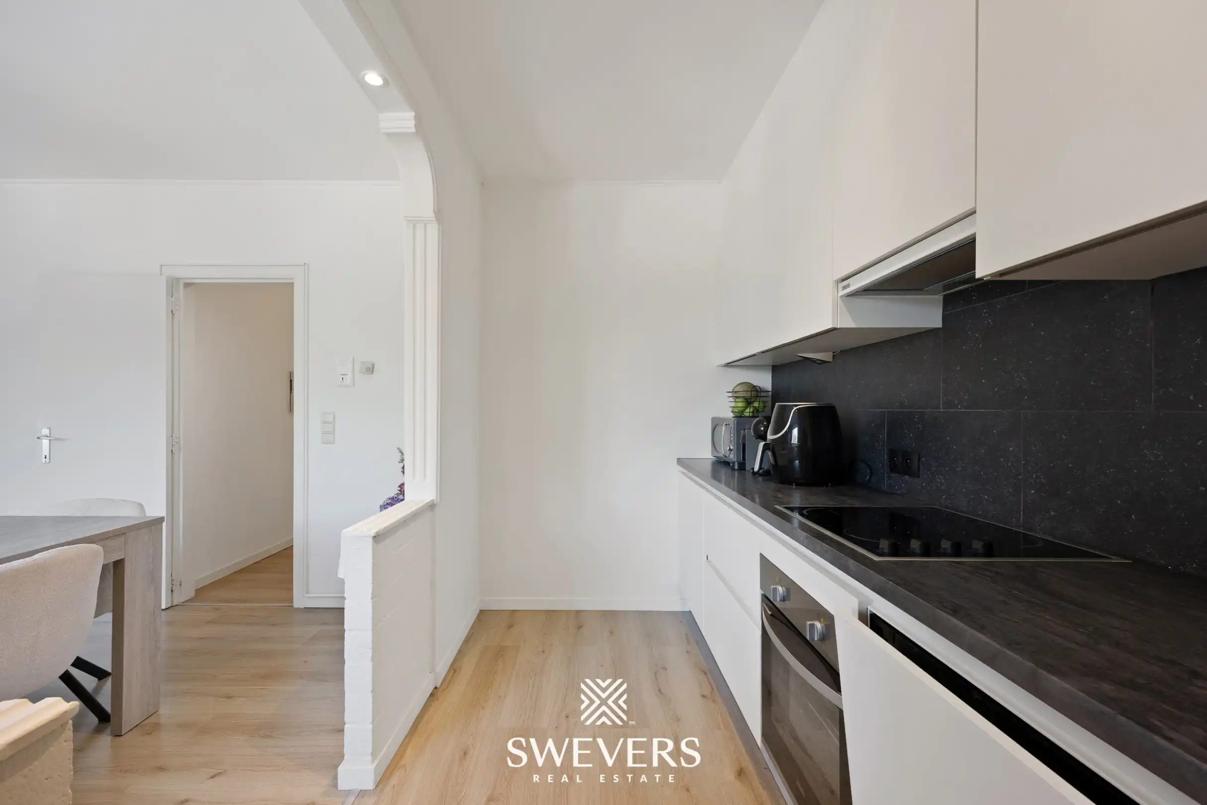 Uitstekend gelegen en instapklaar appartement met 2 slaapkamers te Genk foto 13