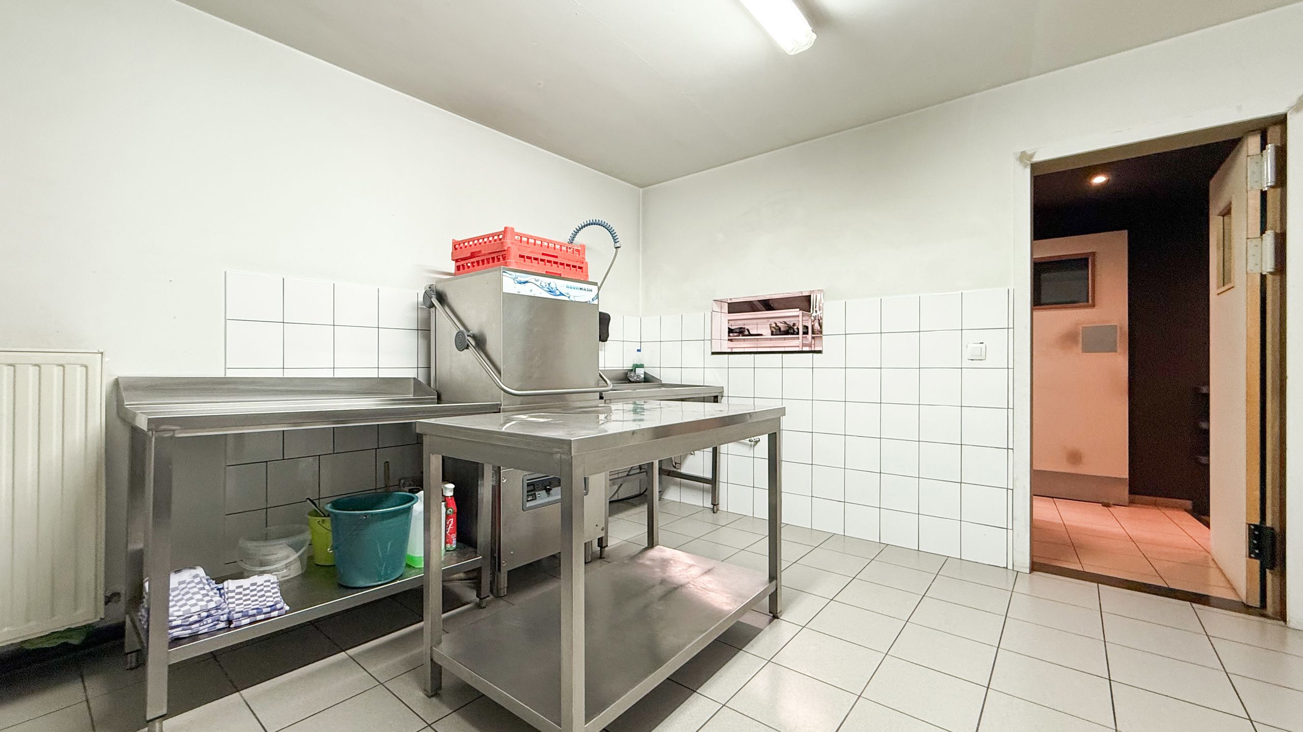 Horecapand met volledige inrichting op goed gelegen locatie! foto 24