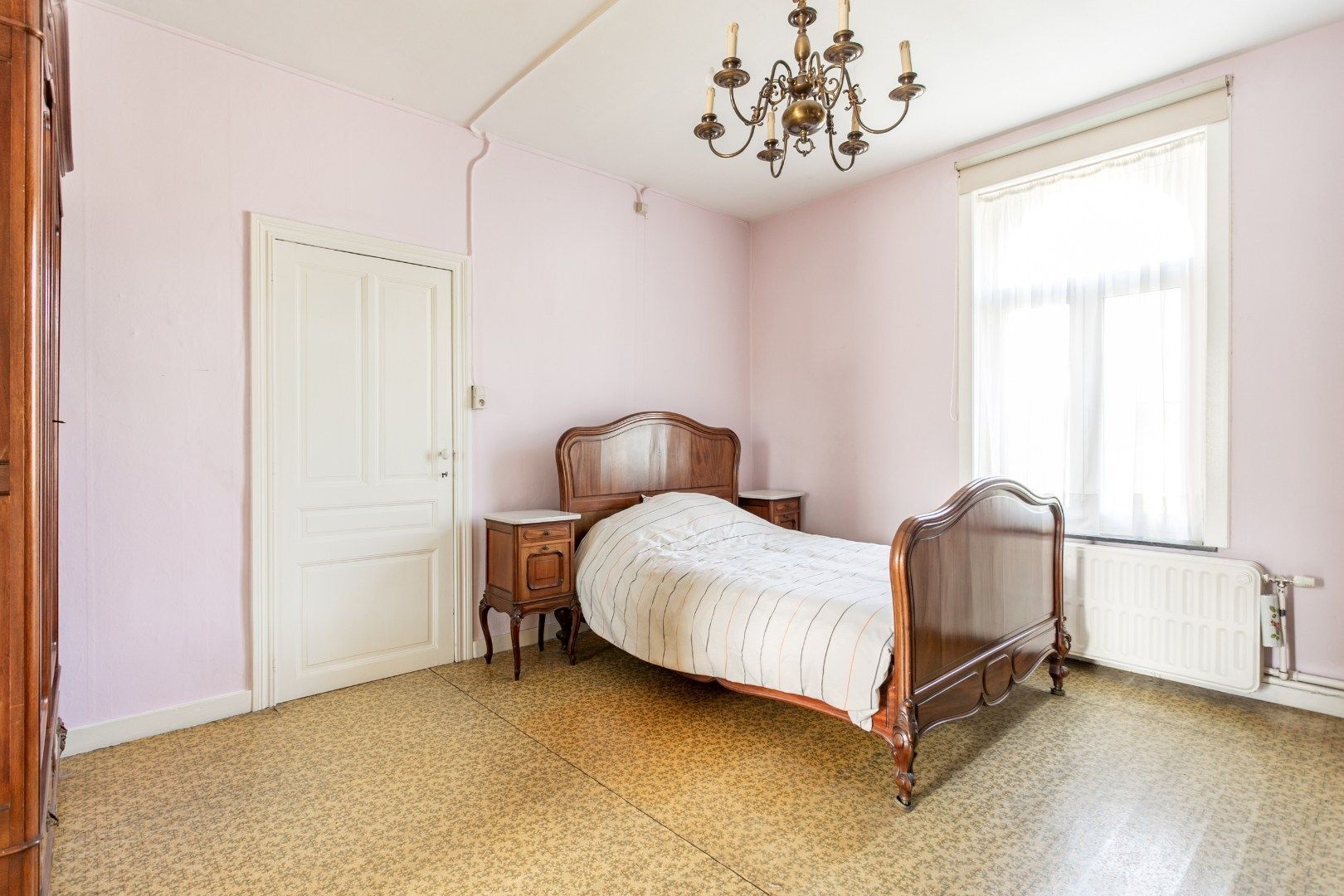 Karaktervolle, te renoveren herenhuis met enorm potentieel te Gooik foto 19
