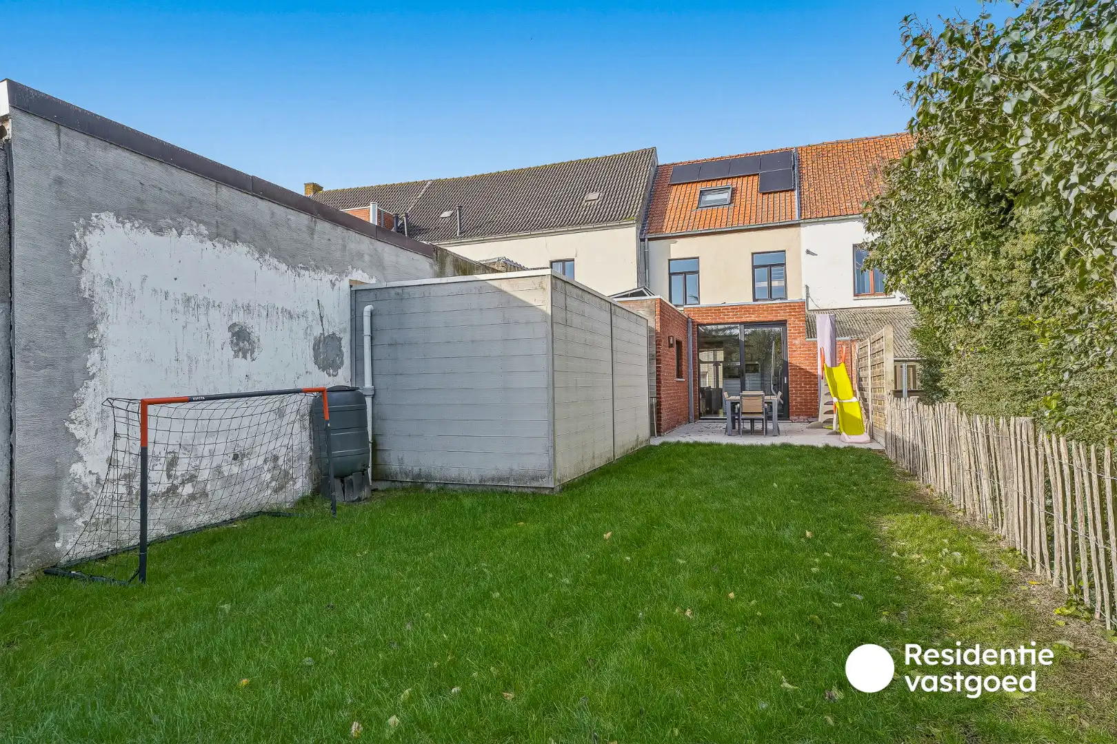 Karaktervolle en instapklare gezinswoning met vier slaapkamers foto 24