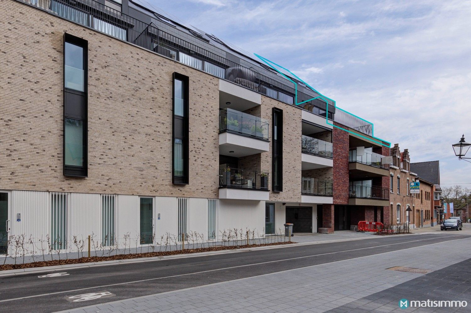 ENERGIEZUINIG NIEUWBOUWAPPARTEMENT MET 3 SLAAPKAMERS IN HET CENTRUM VAN BILZEN foto {{pictureIndex}}