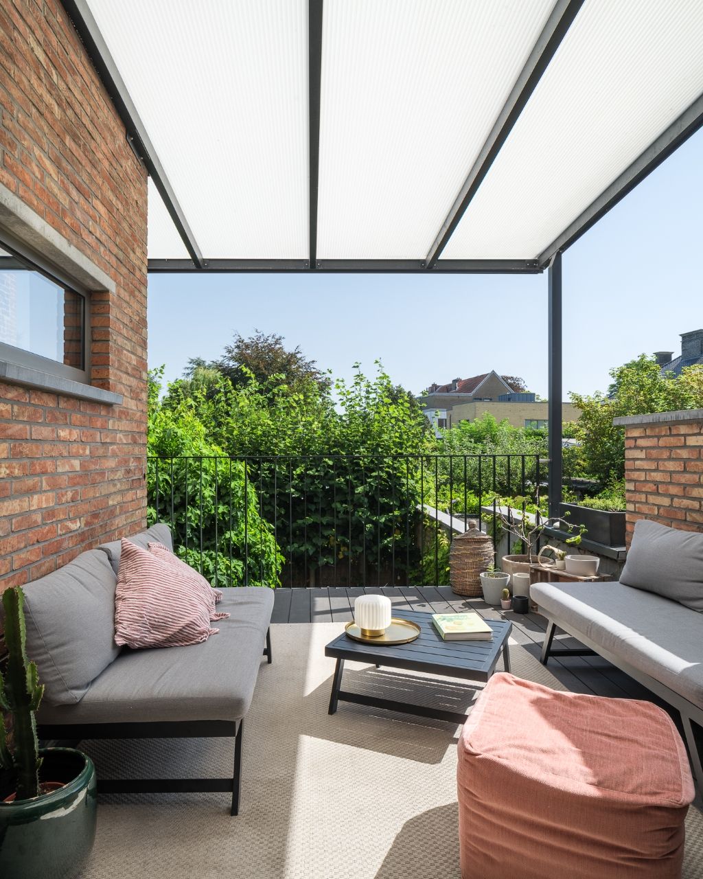 Stijlvolle woning op fietsafstand van het Gentse centrum, gelegen in een rustige en residentiële straat nabij Park Biest en het Potuitpark. foto 4