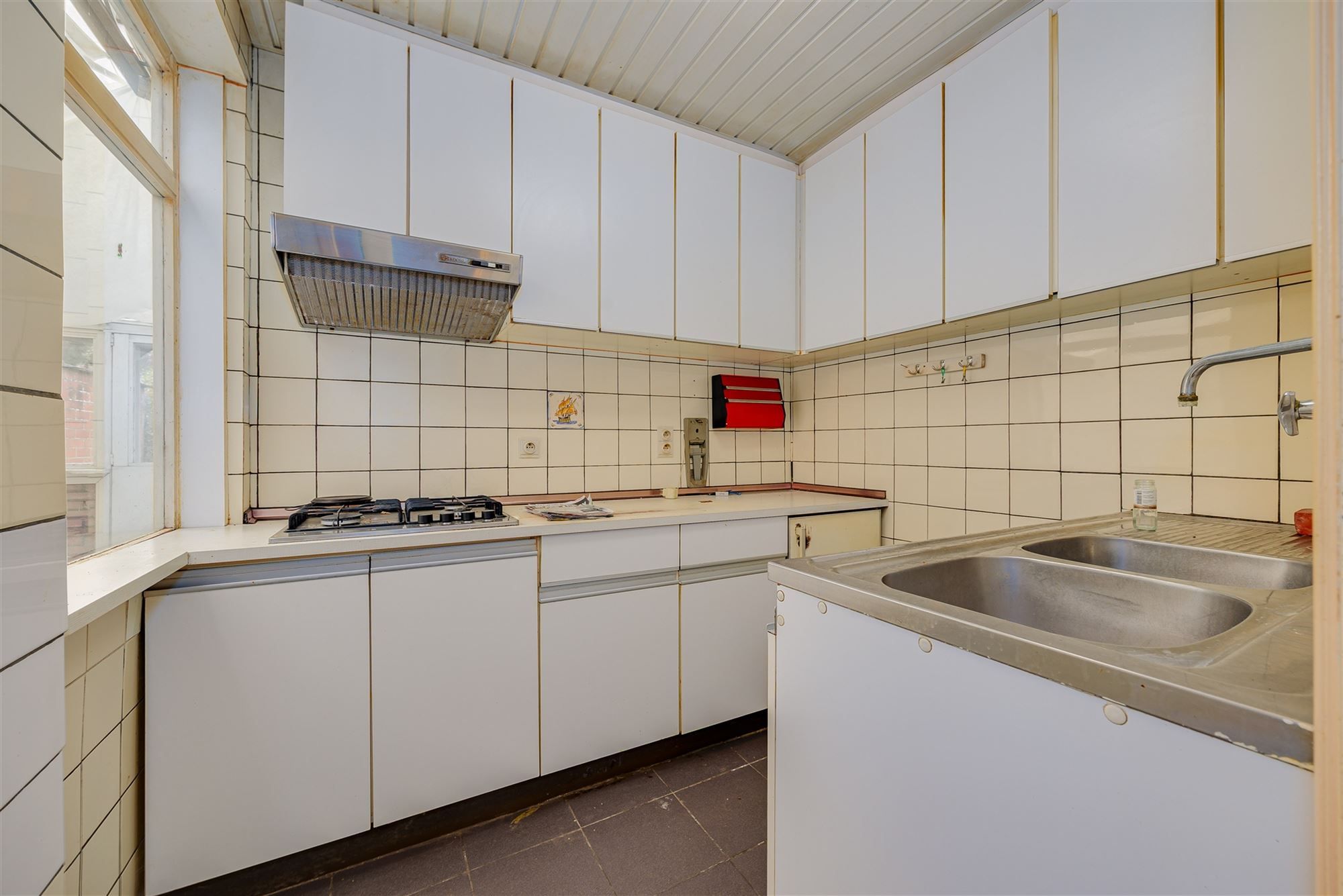 Te renoveren woning met 3-4  slk met gezellige tuin foto 8