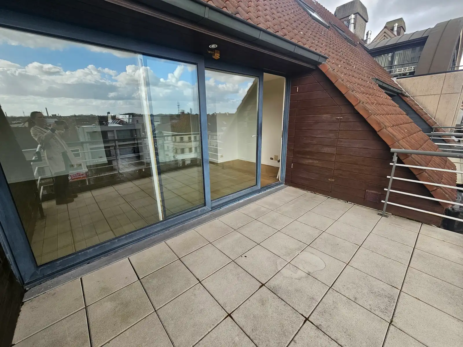 Lichtrijk duplex appartement met 2 slaapkamers en dubbele garage! foto 31