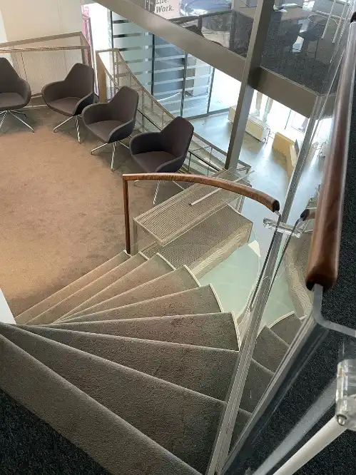 Instapklaar en polyvalent handelspand/kantoor te huur op TOPLOCATIE foto 14