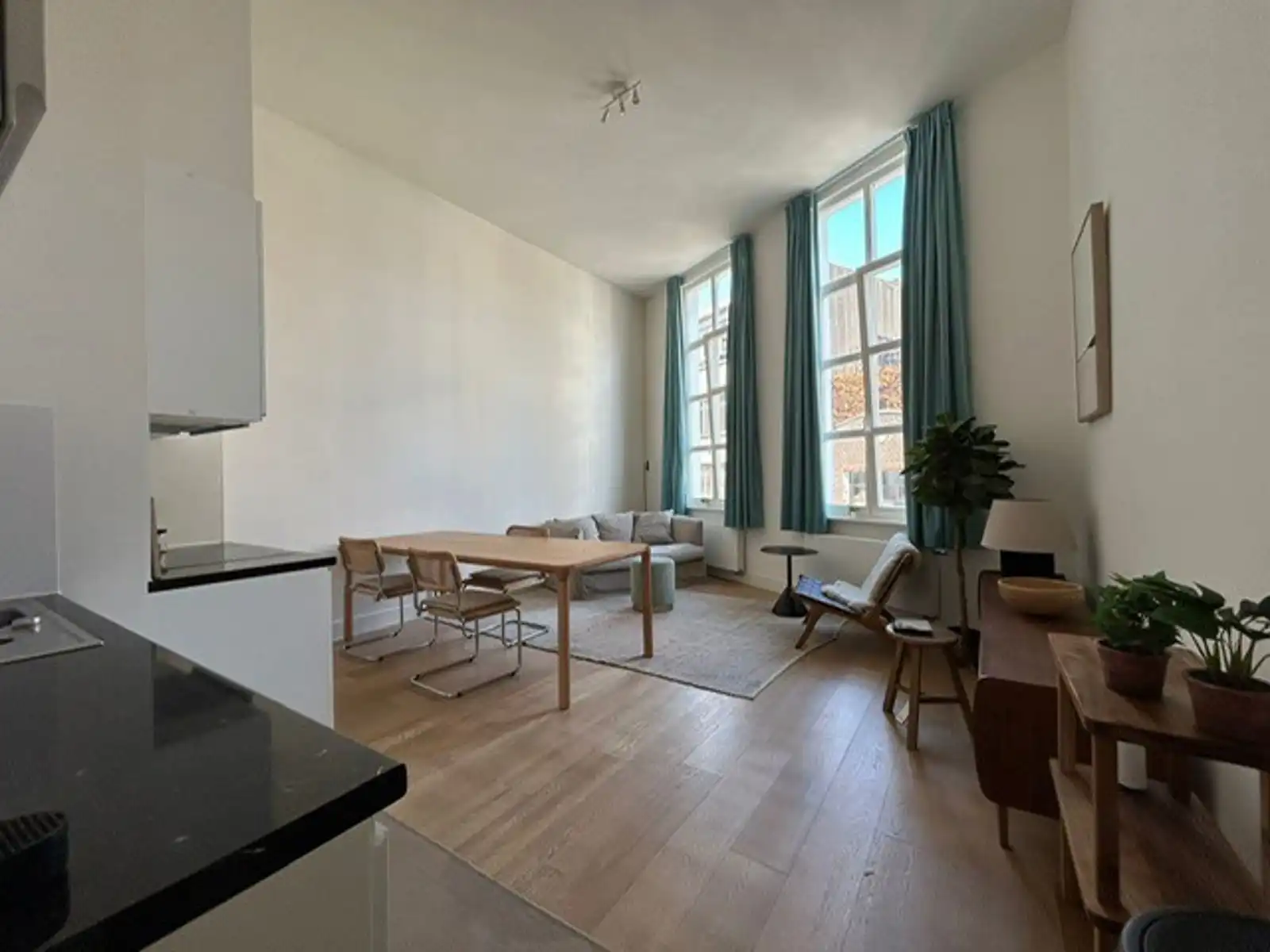 Trendy gemeubeld appartement in Sint-Andries  foto 4