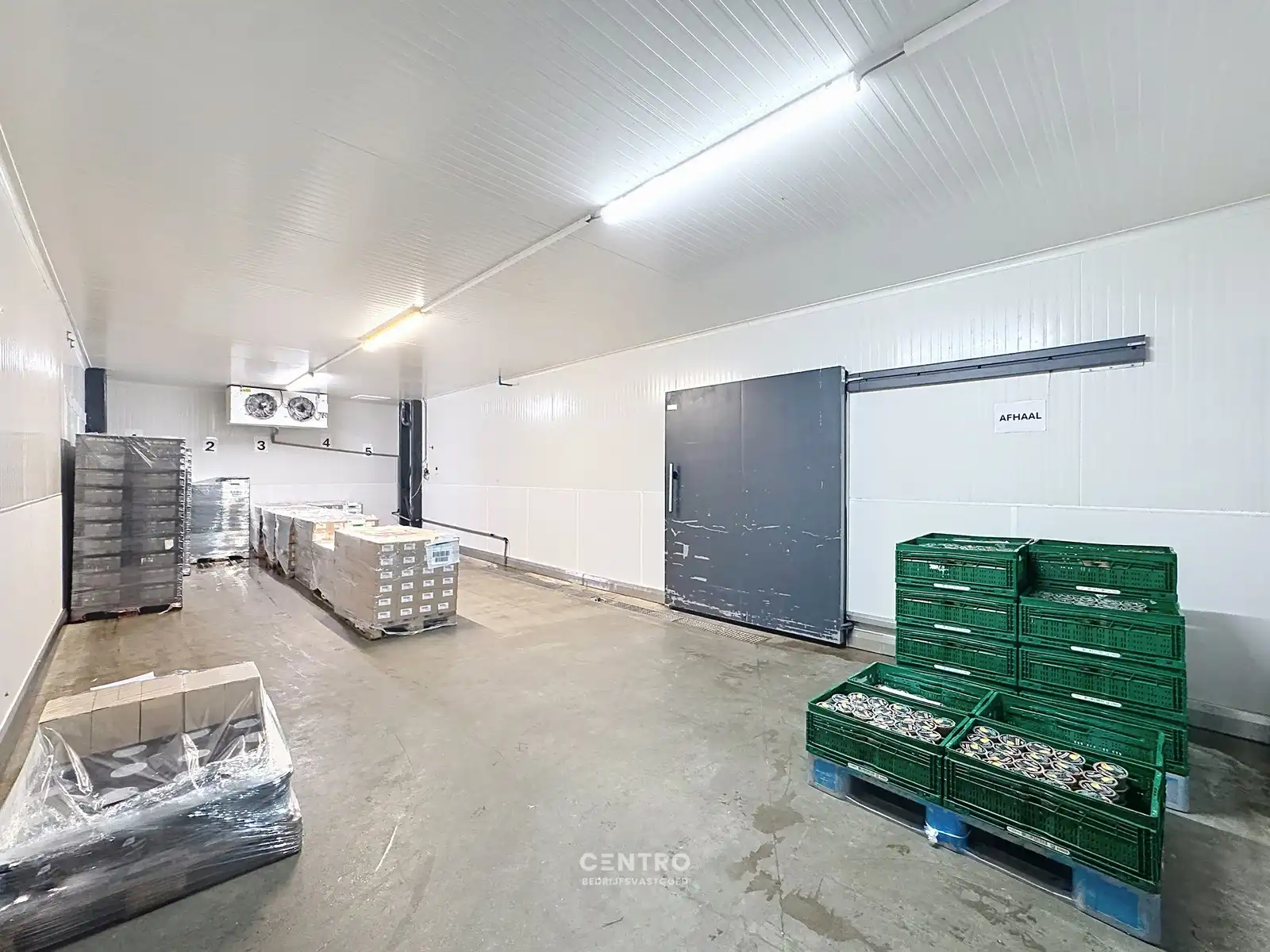 Instapklaar VOEDINGSBEDRIJF (FAVV-conform) met koel- en diepvriescellen in de haven van Zeebrugge foto 10
