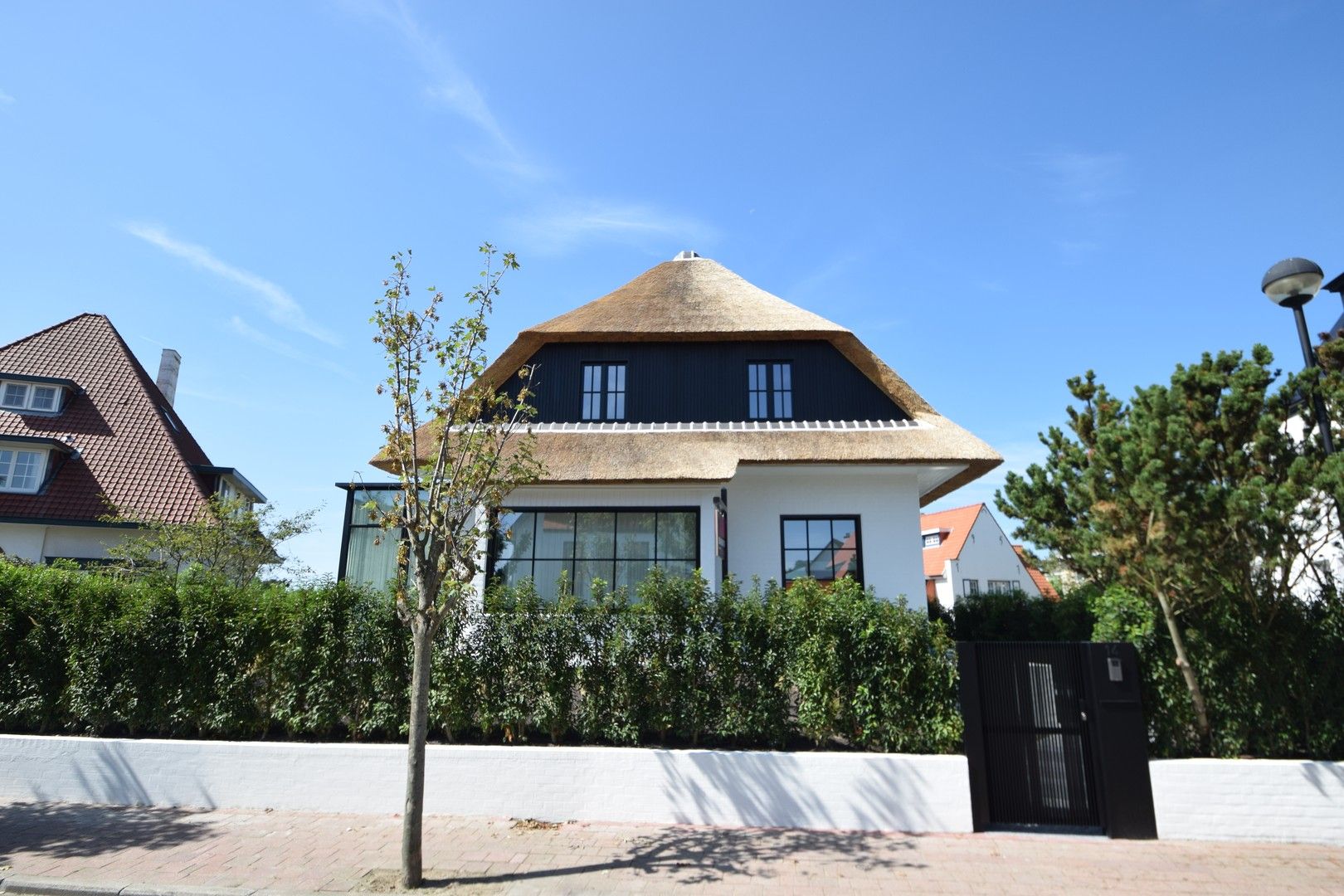 Volledig gerenoveerde villa gelegen op een rustige ligging, nabij het strand en het Zegemeer. foto 36