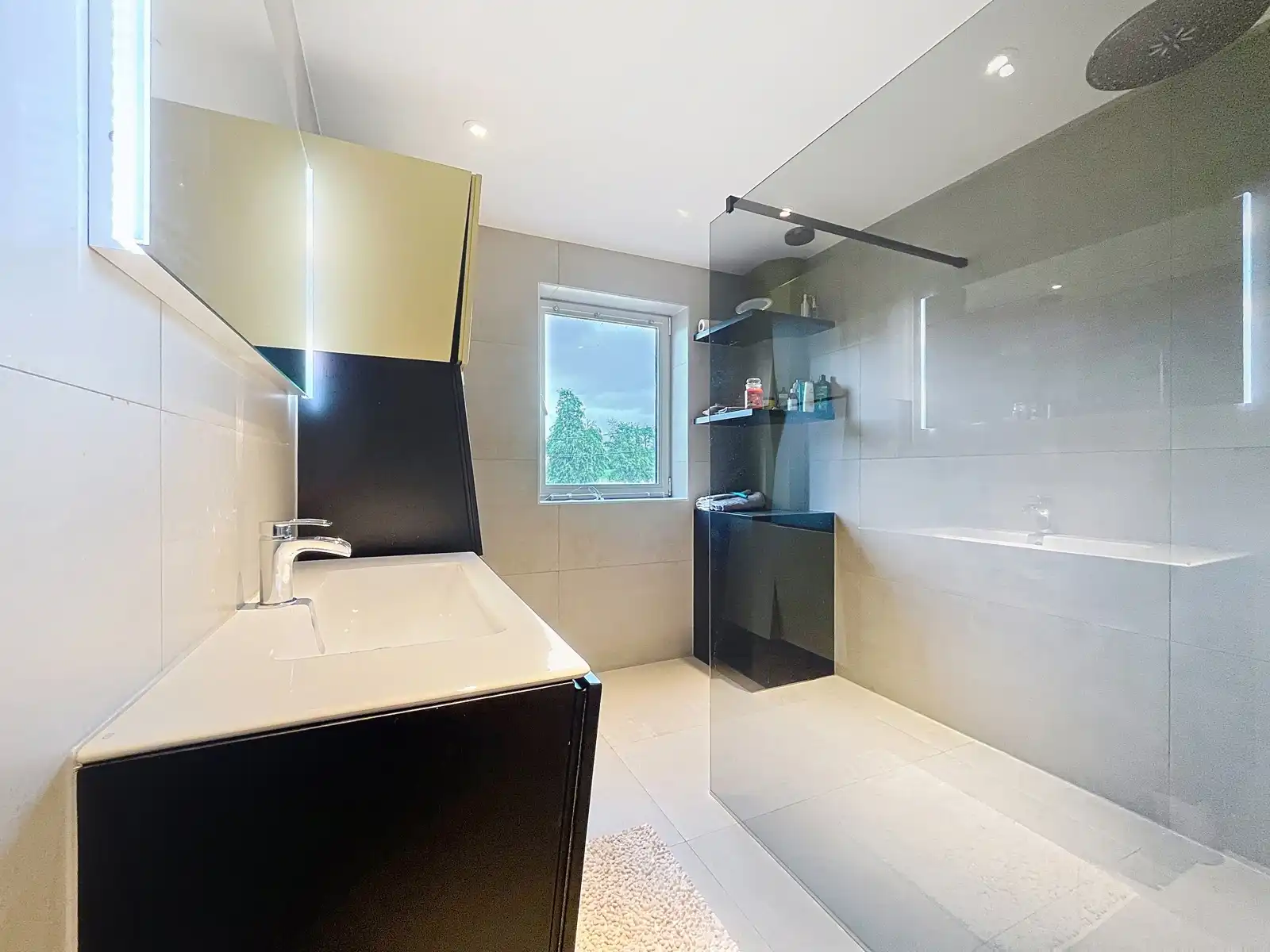 Villa met 5 (6) slks - 2 bdks - zwembad - 370m² bwb opp foto 19