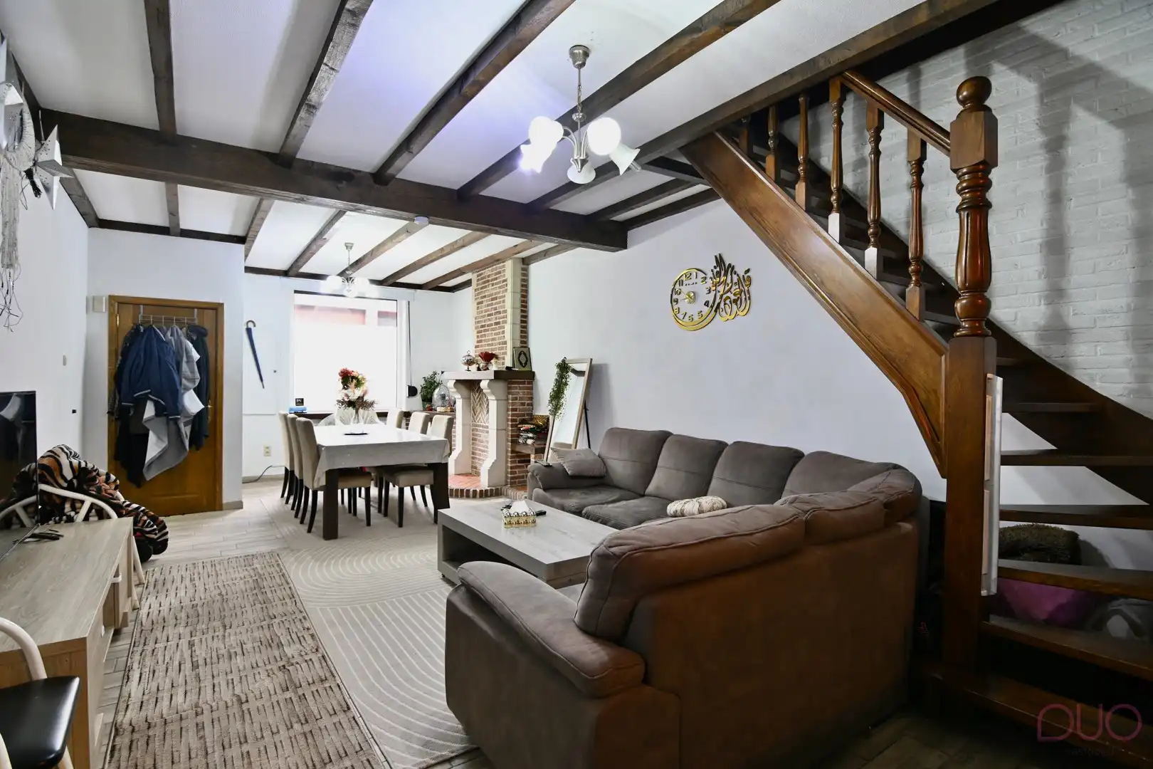 Licht op te frissen woning in hartje Sint-Truiden met 3 slaapkamers en 12x zonnepanelen foto 2