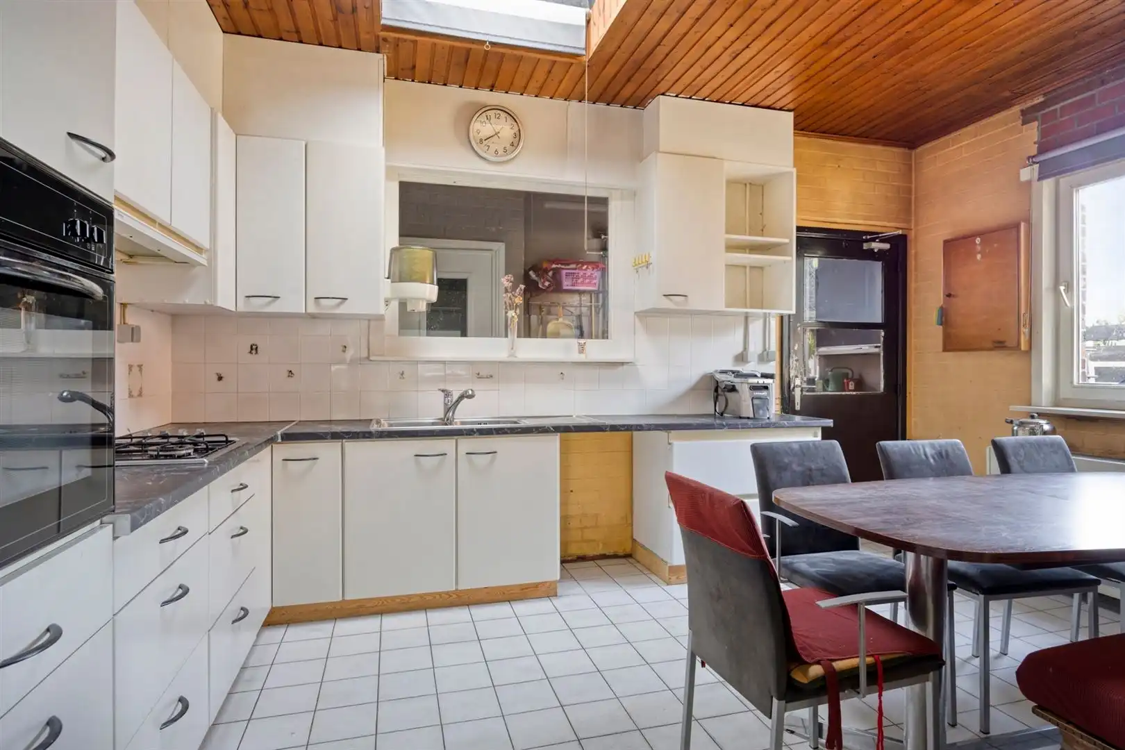 Grondig te renoveren huis. foto 7