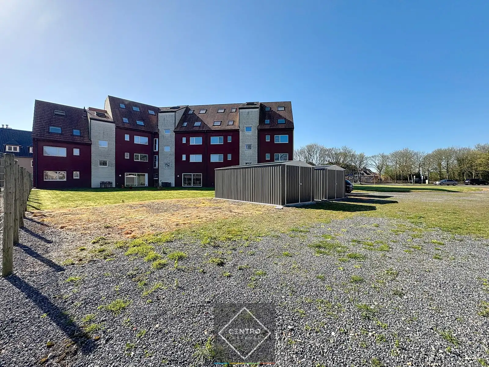 INVESTERING met 22 appartementen + aanpalend perceel projectgrond! foto 4