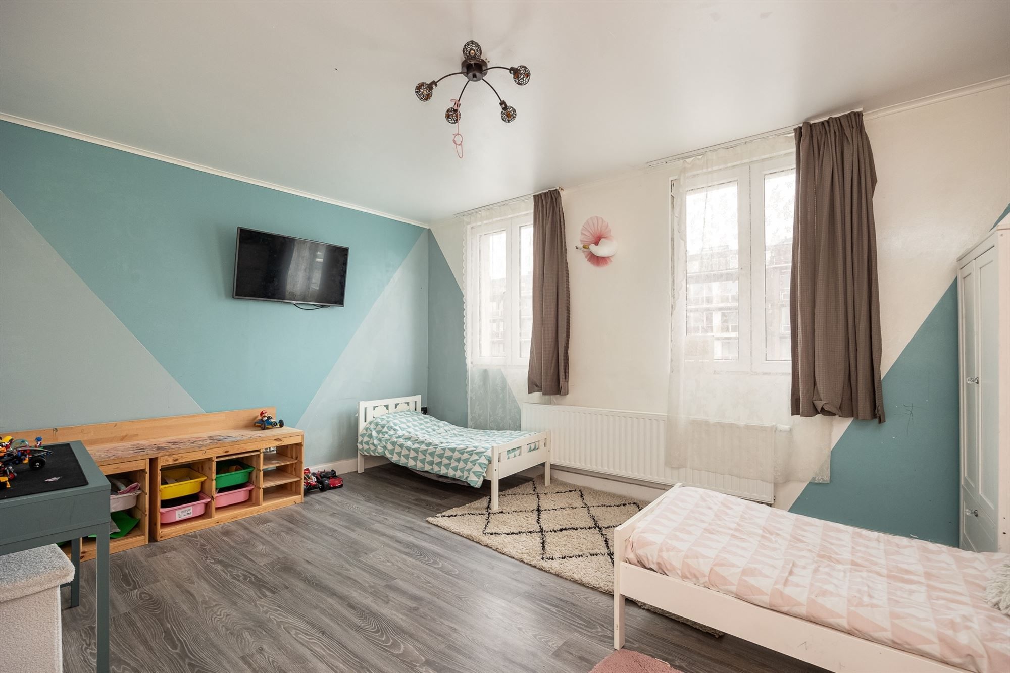 Op te frissen woning met 4 slpk en Z-tuin foto 15