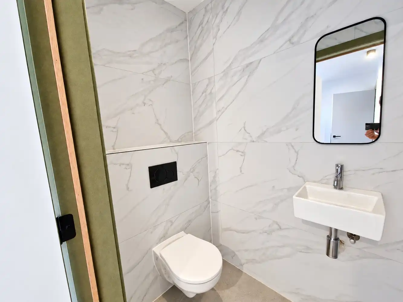 Volledig gerenoveerde woning met 3 slaapkamers te huur in het centrum van Lanaken foto 9
