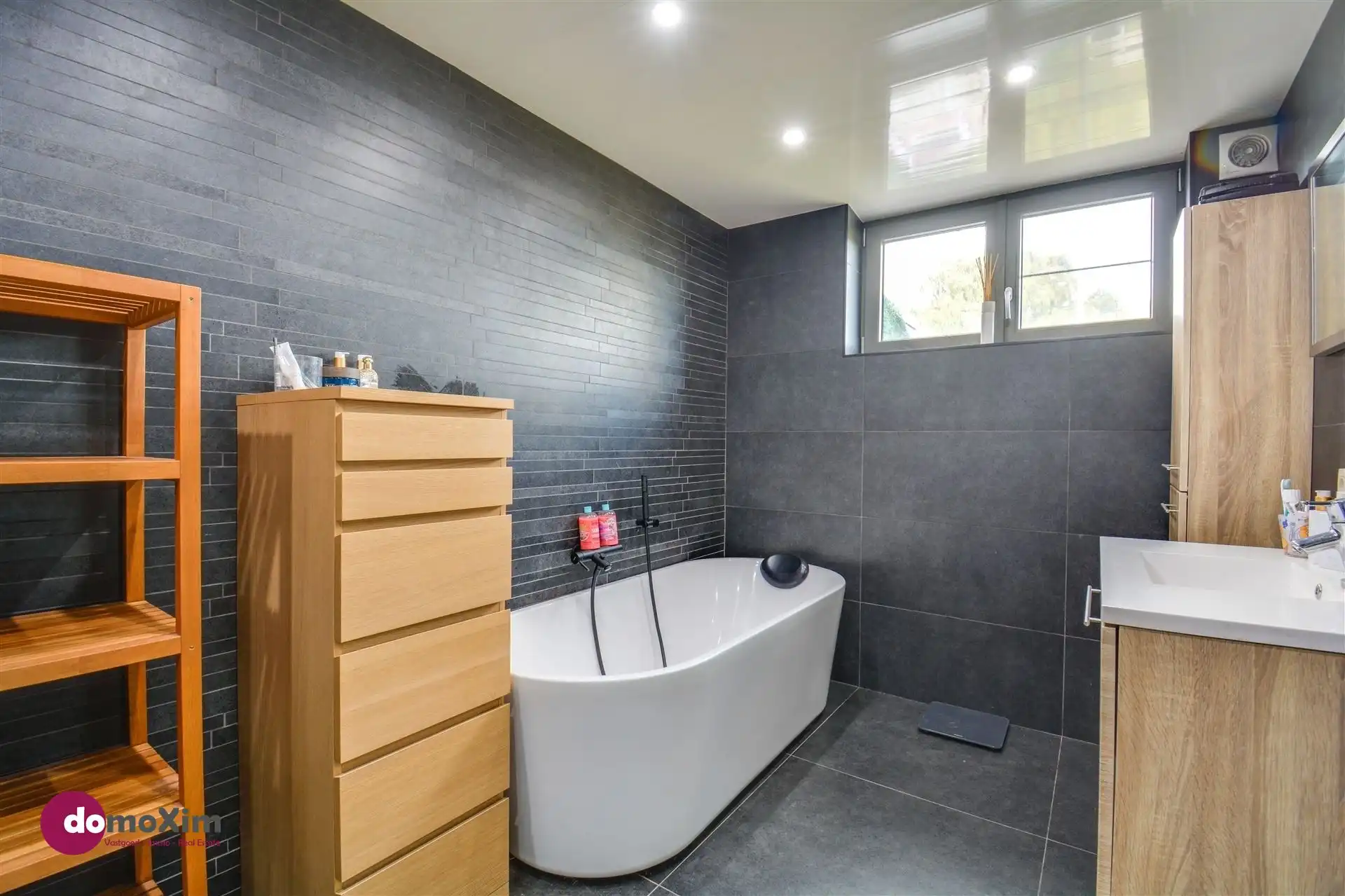 Stijlvol en verrassend ruime woning op wandelafstand van het centrum van Boortmeerbeek foto 9