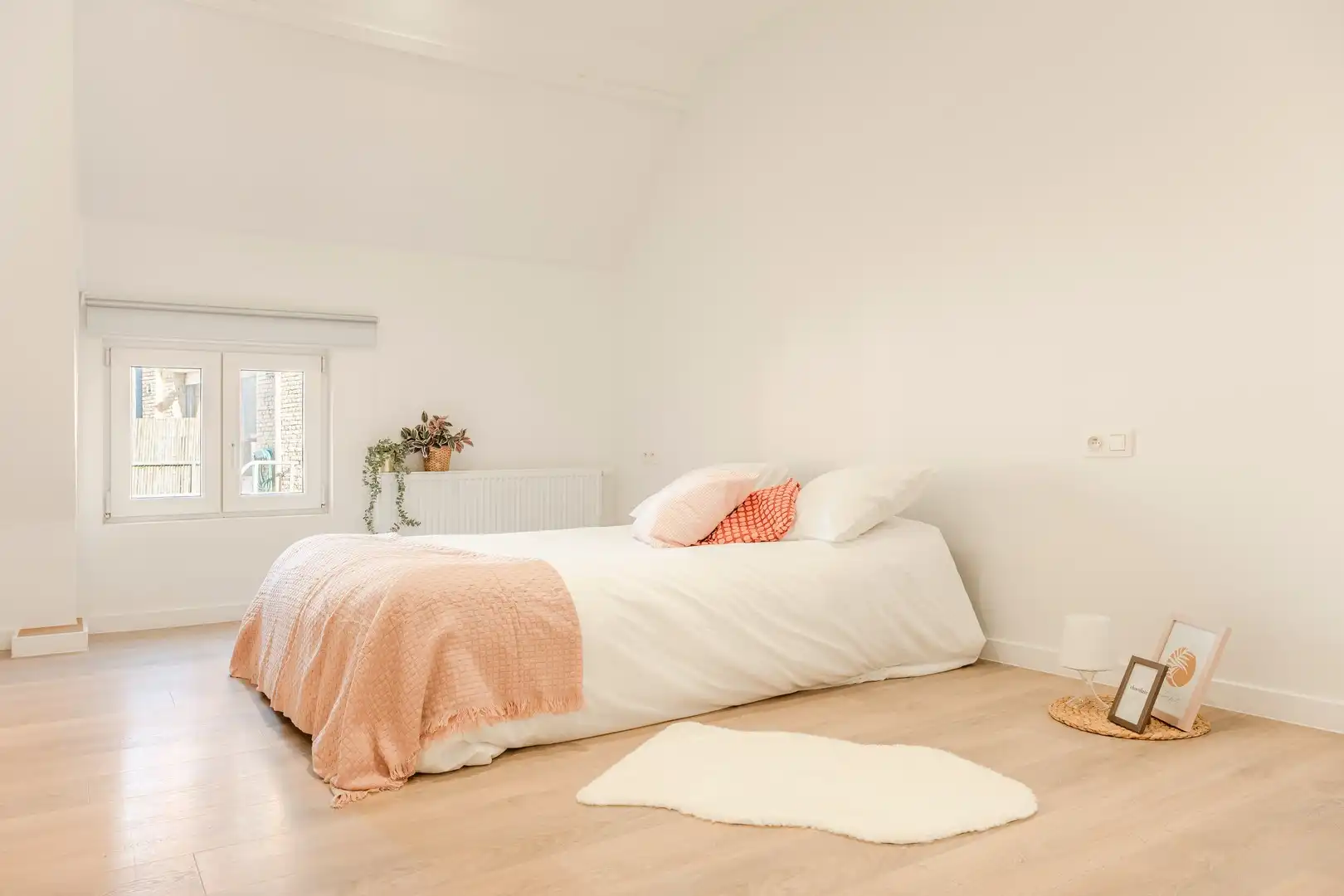 Gerenoveerde  ruime gezinswoning te Burcht. foto 7