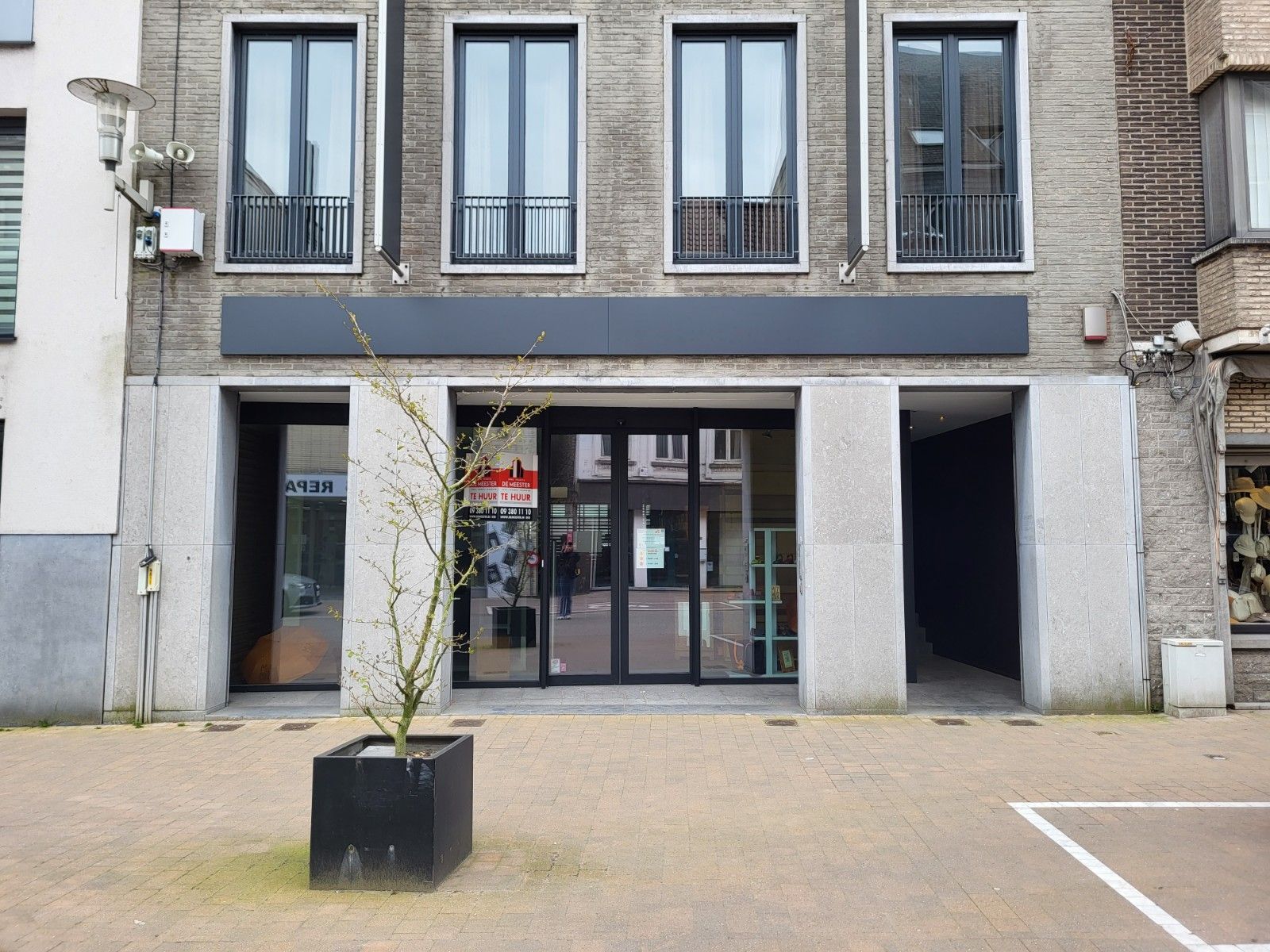 Handelsruimte in het centrum van Deinze foto 2