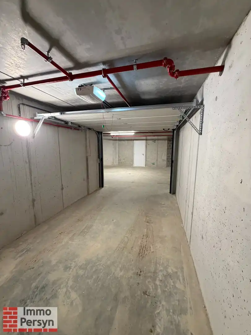 Nieuwbouw garagebox met automatische poort in hartje Scherpenheuvel foto 4