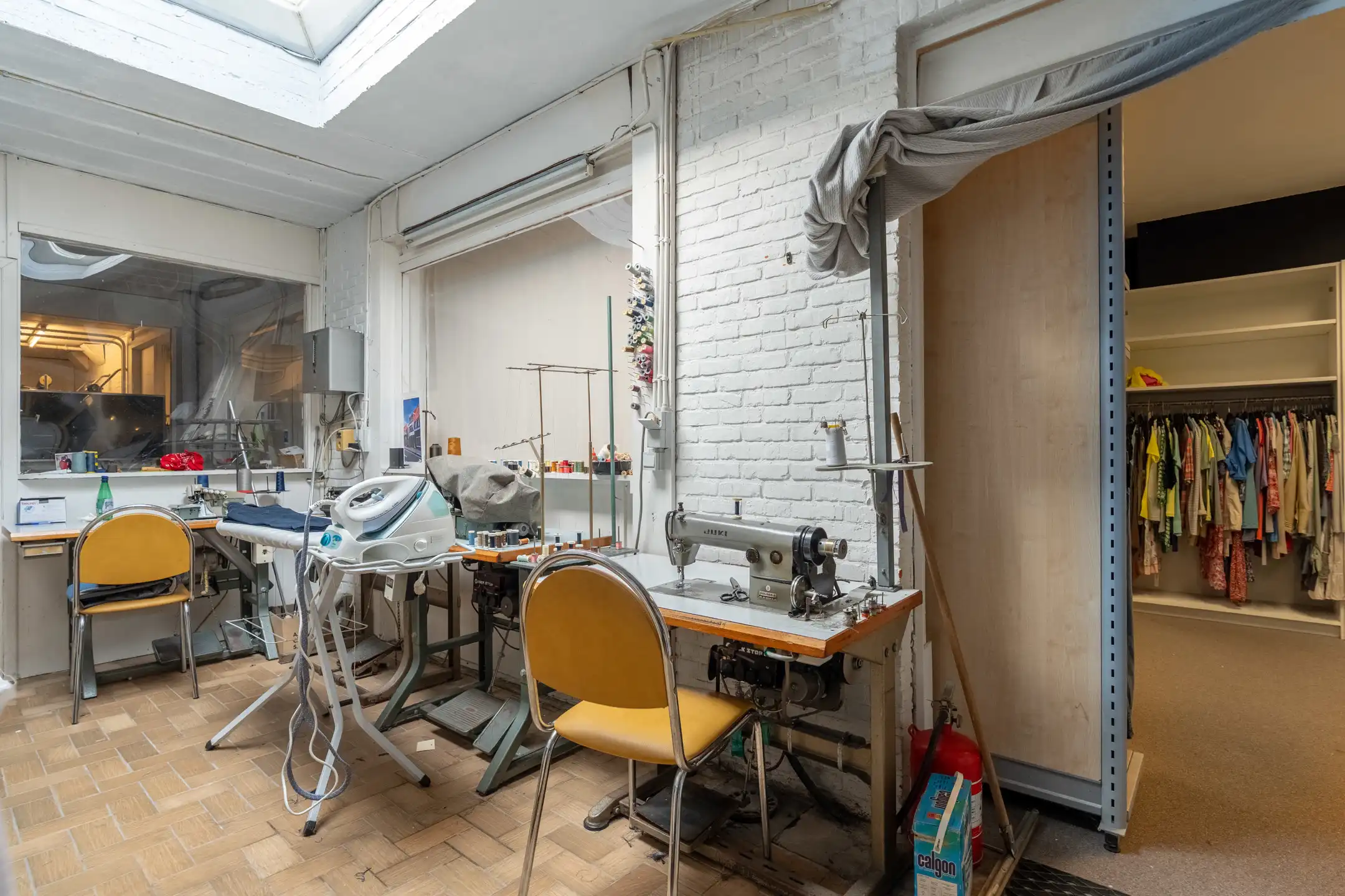 Goed gelegen gelijkvloers handelspand van maar liefst 436m² foto 14