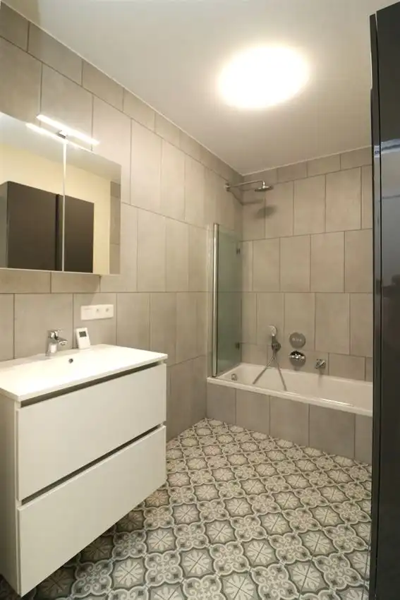 Gelijkvloers app., twee slaapkamers, autostaanplaats nabij centrum foto 19