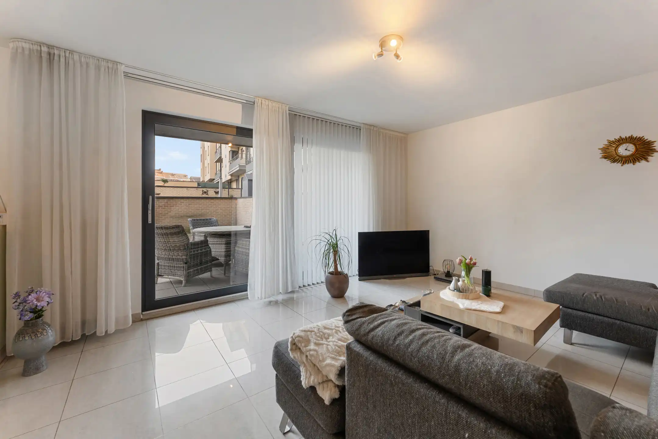 Gelijkvloersapp. met dubbele garage te Lanaken foto 7