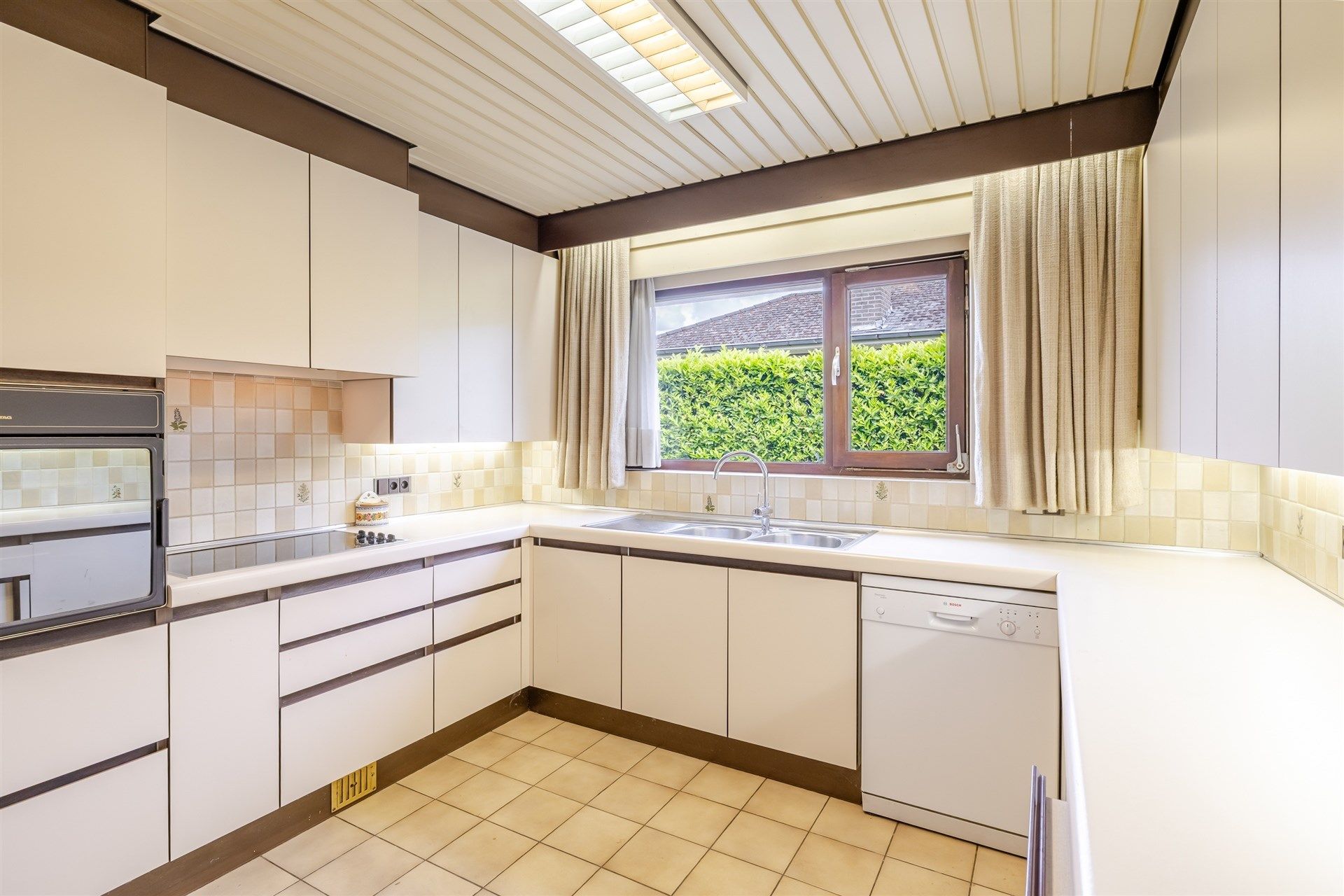 Te renoveren bungalow met 3slks op topligging foto 7