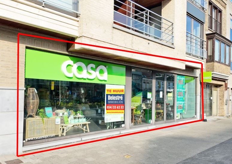 Commerciële toplocatie te huur in hartje Eeklo foto {{pictureIndex}}