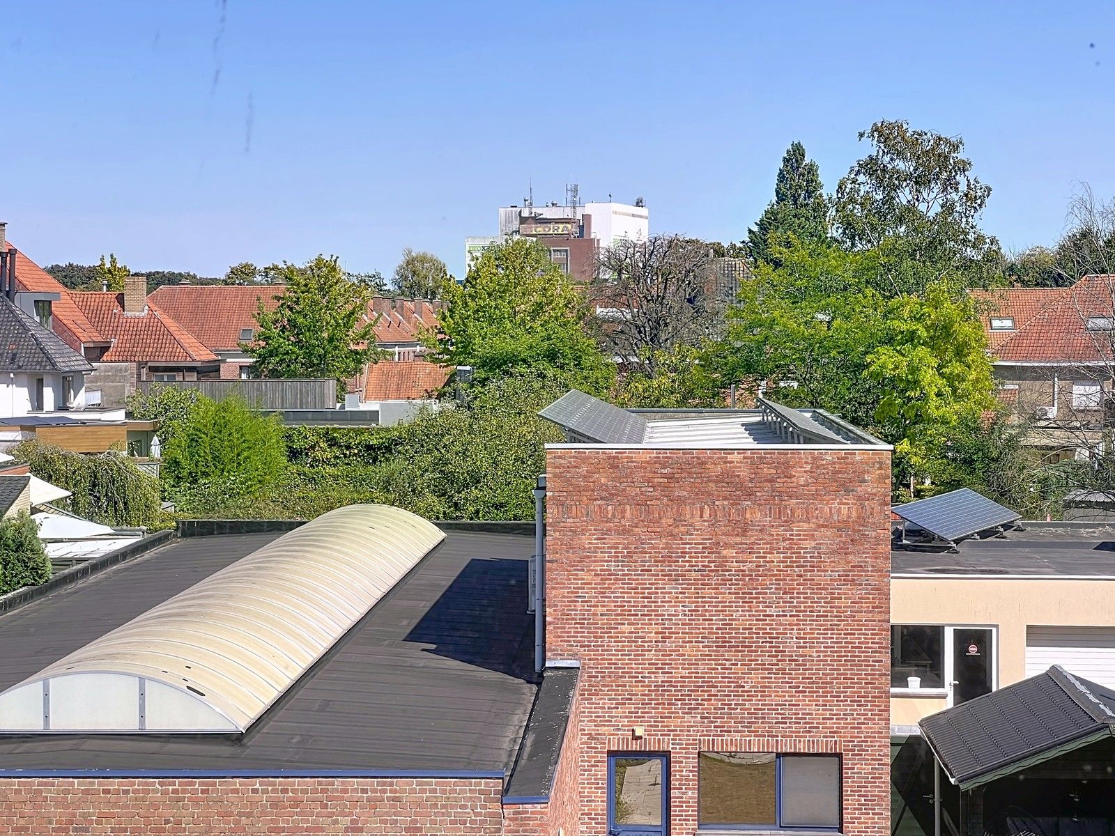 KANTOORGEBOUW (124 m²) met MAGAZIJNEN (630 m²) op zeer goede ligging nabij centrum KORTRIJK ! foto 26
