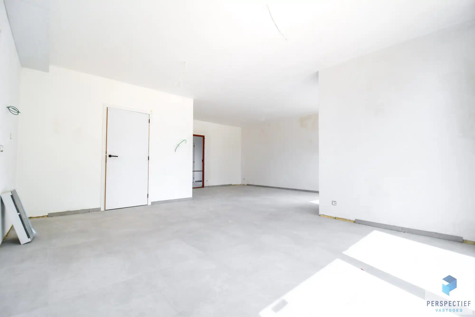 Rustig gelegen afgewerkte moderne nieuwbouwwoning (BEN) met garage en tuin foto 8