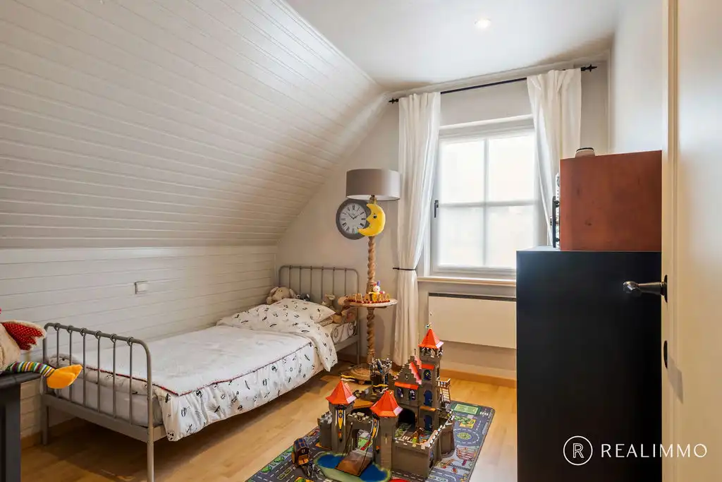 Stijlvolle en tot in de puntjes verzorgde alleenstaande woning met 4 slaapkamers. foto 13
