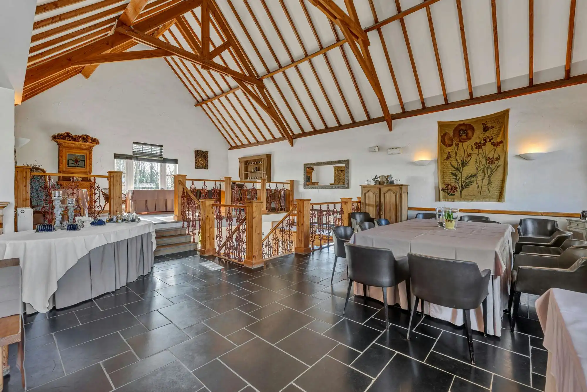 Exclusief en veelzijdig handelspand met woning te Gooik foto 9