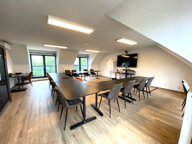 Instapklare kantoorruimte met gemeenschappelijke parking, nabij E313 foto 6